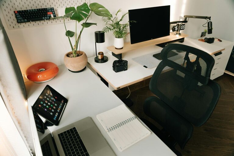 Tips for Creating a Relaxing Home Workspace to Boost Productivity and Comfort